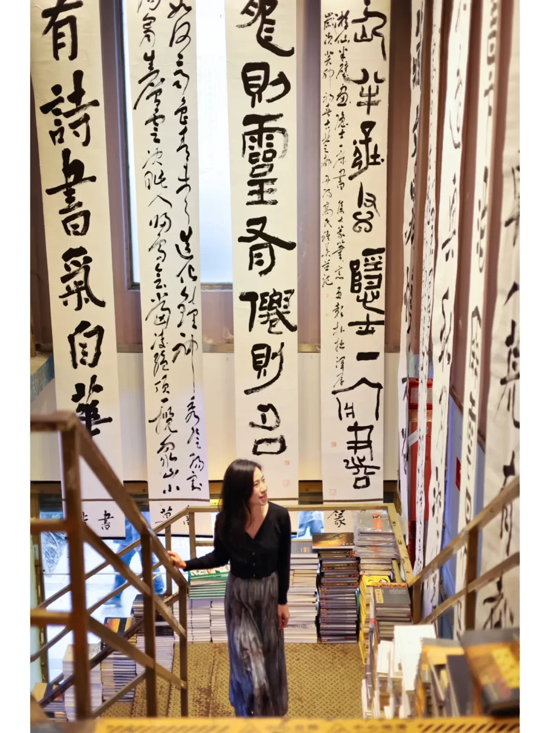 下雨天☔️只想泡在书吧里📚29年的隐市老书店