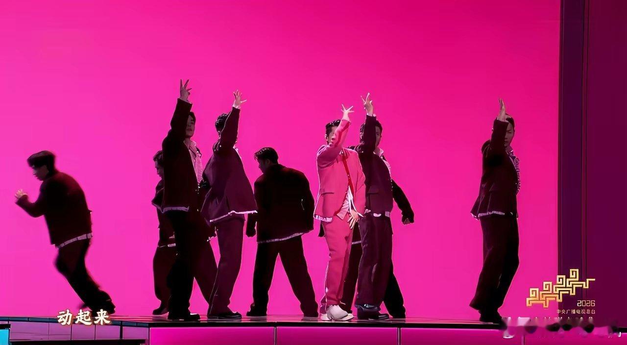 求马年春晚上郭富城的心理阴影面积？春晚舞蹈导演怎么给郭富城选了这么高的舞伴?郭天