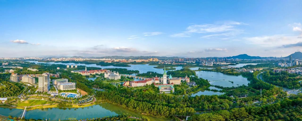 东莞新房成交低于4万套，危险，低于3万套，会很危险。2017年以来，最高峰在20