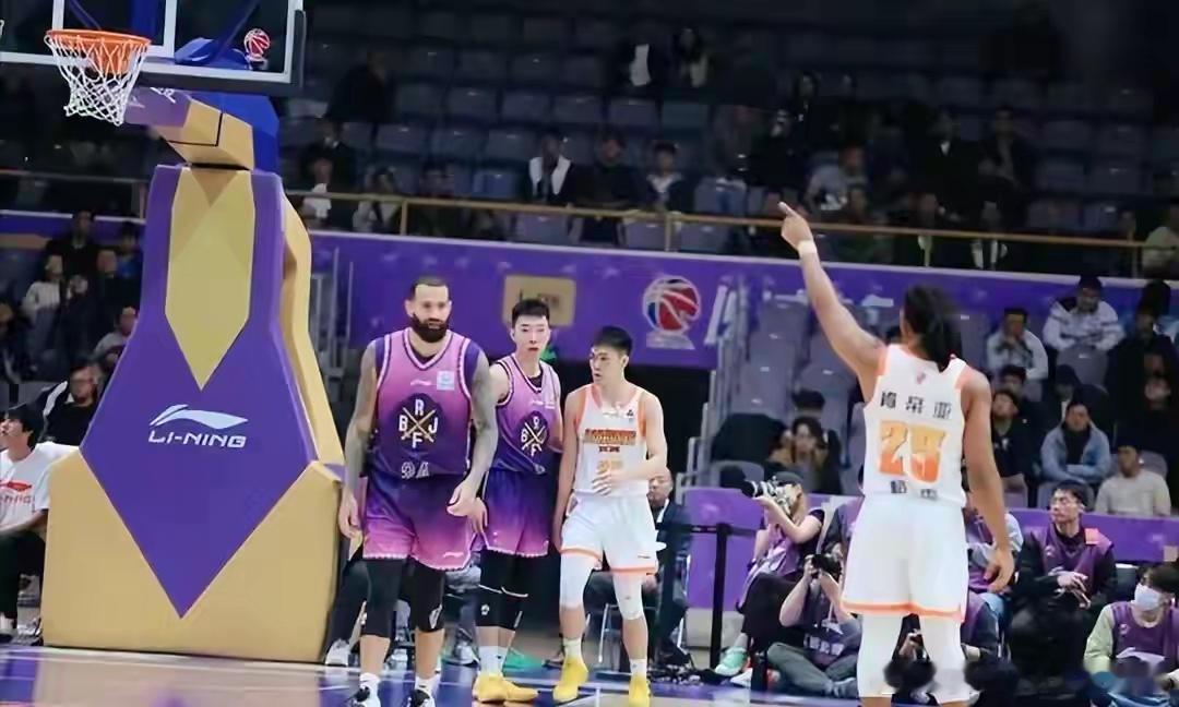 CBA常规赛北控男篮战胜江苏队2026至2027赛季CBA常规赛第3轮，北控男篮