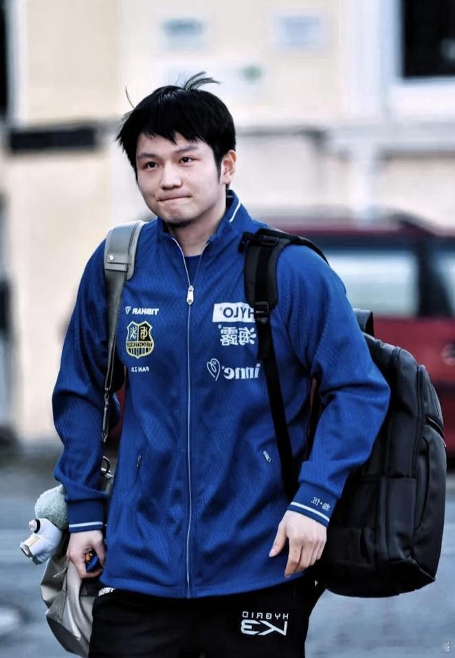 看樊振东比赛该如何请假绷不住了！杜塞尔多夫乒乓球俱乐部直接把看樊振东比赛要用的请