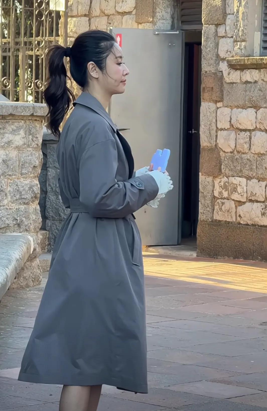 巴塞罗那偶遇林心如拍视频
这马尾如萍又回来了
林心如这状态太好了！
比出席活动看