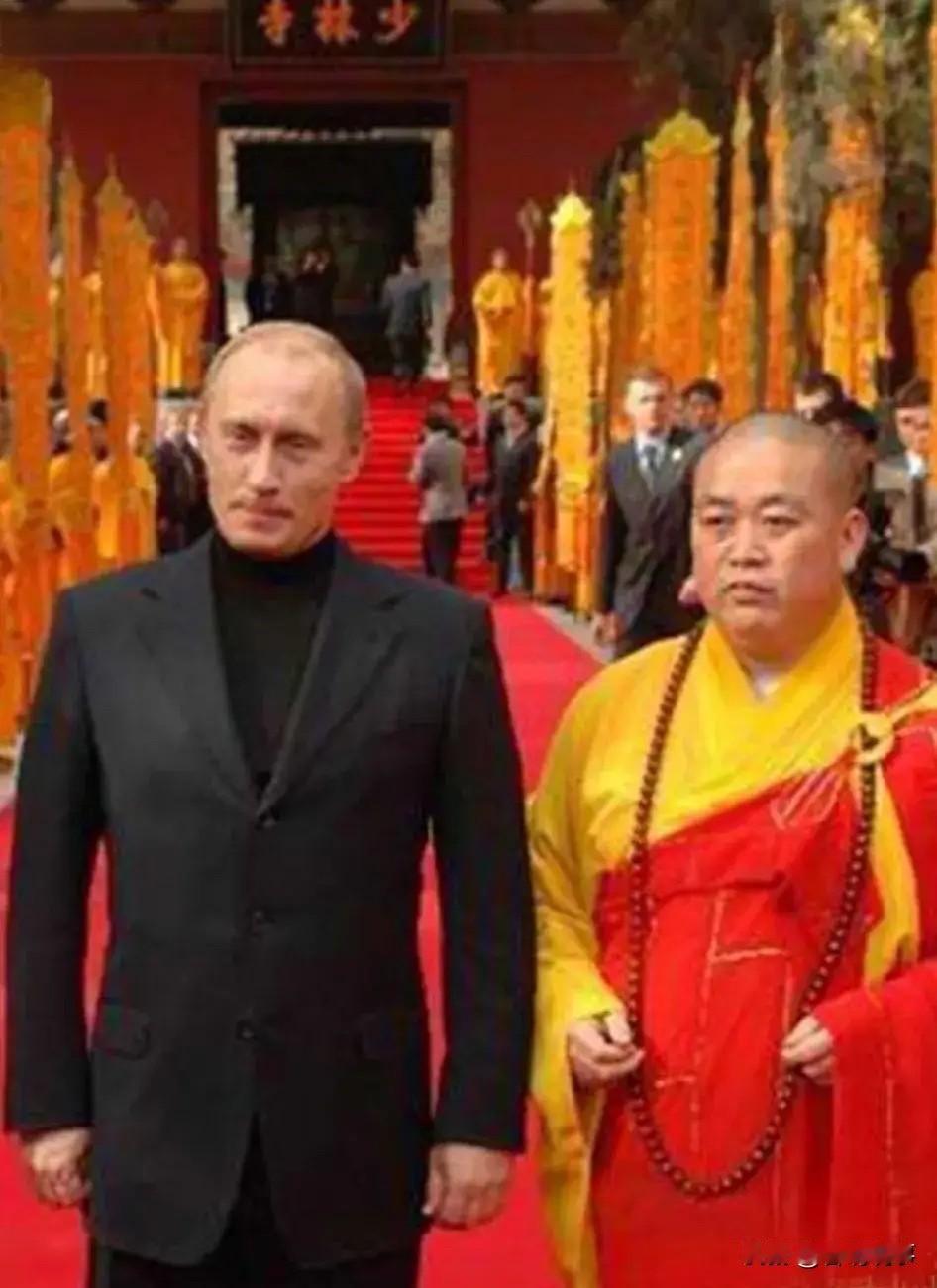 释永信他这是一把好牌被自己打的稀烂！

二十多年前，在他人生最高光时刻，根据安排