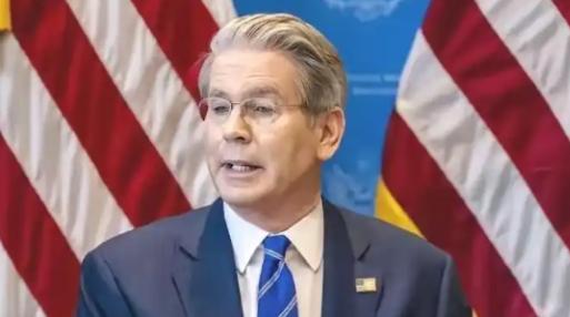 美国财长贝森特公开声称，世界没法承受，一个贸易顺差达到，一万亿美元的中国！中国想