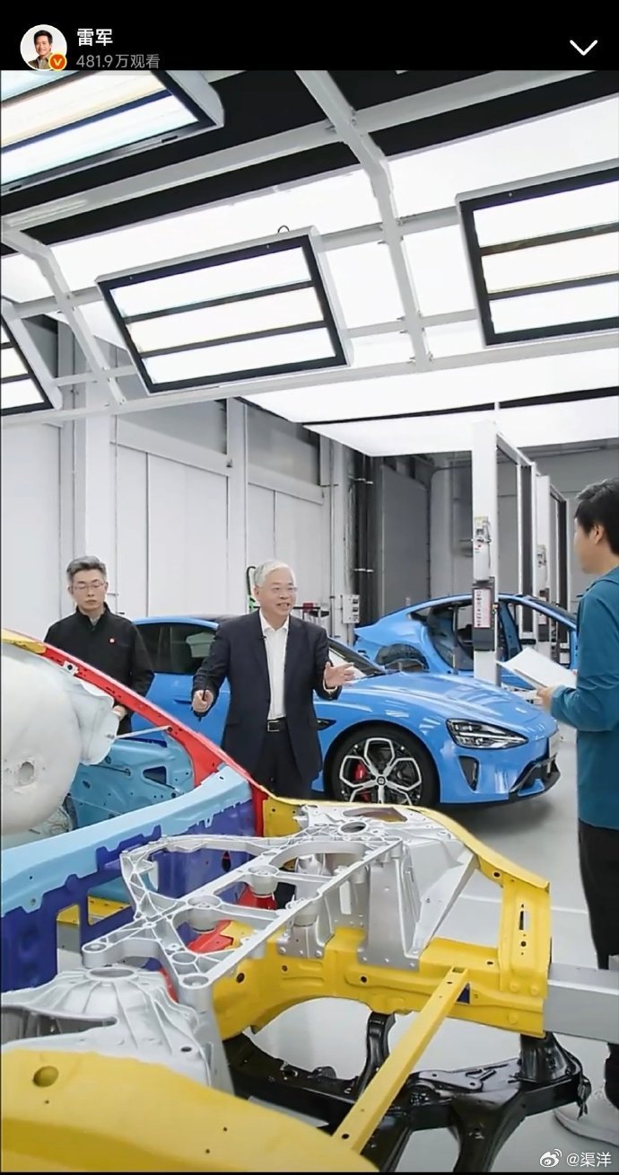 选新 SU7，最让人踏实的就是安全感拉满。这车不仅敢做超国标碰撞测试，电池针刺这