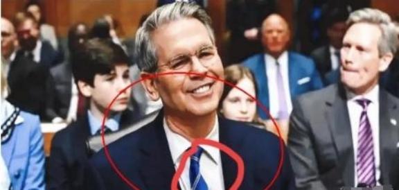 美国财长放狠话：不听话就整死你。中国一边抛美债，一边又买回来，操作让人看不懂。美