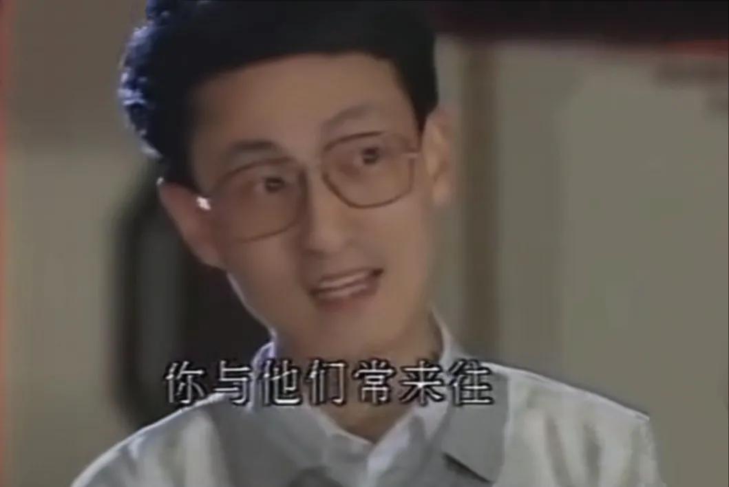 九十年代戏曲演员唱功好的，唱红了得奖了都会离开舞台。
比如京剧关栋天 言兴朋，沪