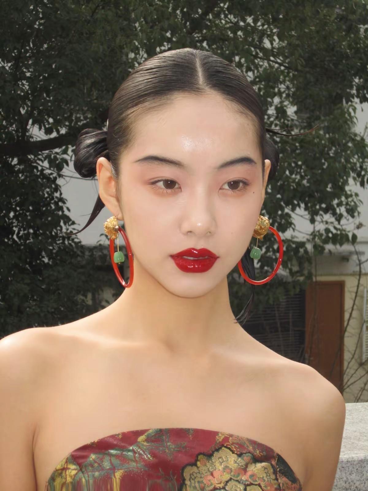 素净骨相撞上浓烈红唇.基础班新中式课堂丹丹造型 新中式 化妆师进修