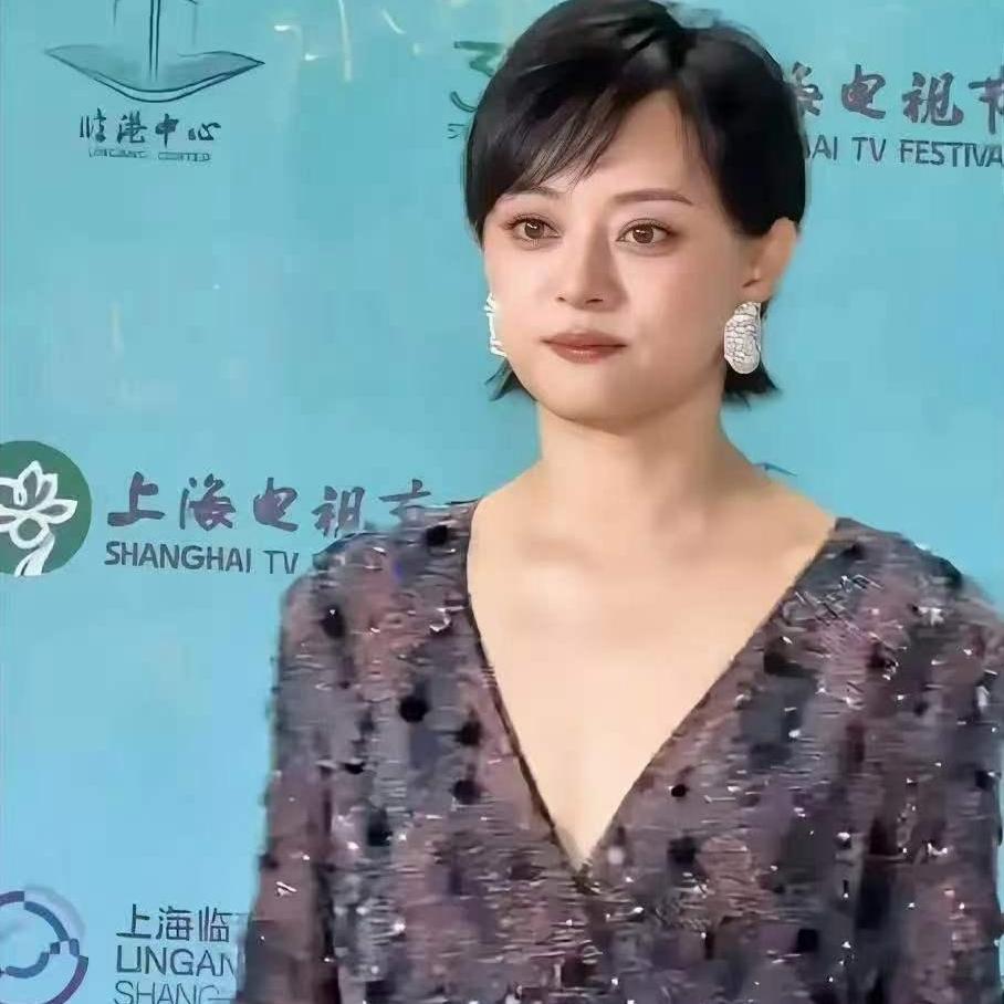 白玉兰后台这段对话，看完真的被圈粉了
 
第31届白玉兰颁奖后台爆料，孙俪直接拦