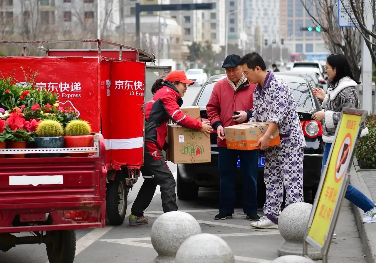 京东外卖的真正算盘，你根本没看懂！

举个栗子，表面搞全年0佣金抢商家，实际上在