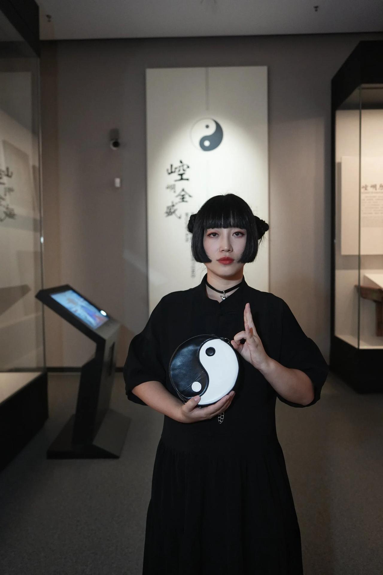 奔着崆峒山来的，意外的对平凉这座城市惊喜不已，它是古“丝绸之路”必经重镇，史称“