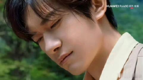 易烊千玺喊你去度假易烊千玺海南岛旅拍vlog 用镜头记录下最美的瞬间，千玺带你领