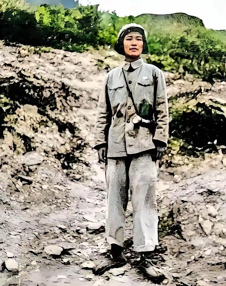 ​​戴藩篱，戴安澜将军之女。十七岁瞒母参军，携父遗笔赴朝作战。在零下三十度的坑道