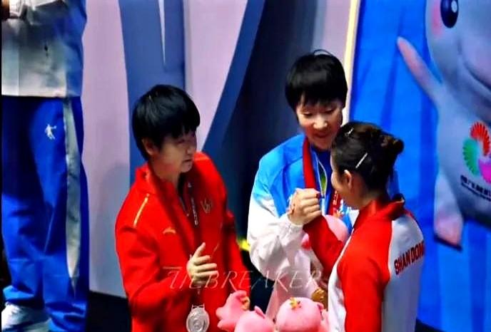 曾经的“国乒三剑客”时代，马龙、张继科、许昕的竞争激烈又精彩。

而现在，国乒的