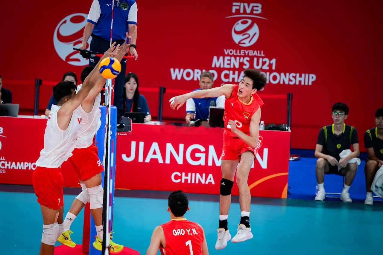 中国U21男排2-1土耳其第三局技术统计总得分：25-23进攻：16-13拦网：