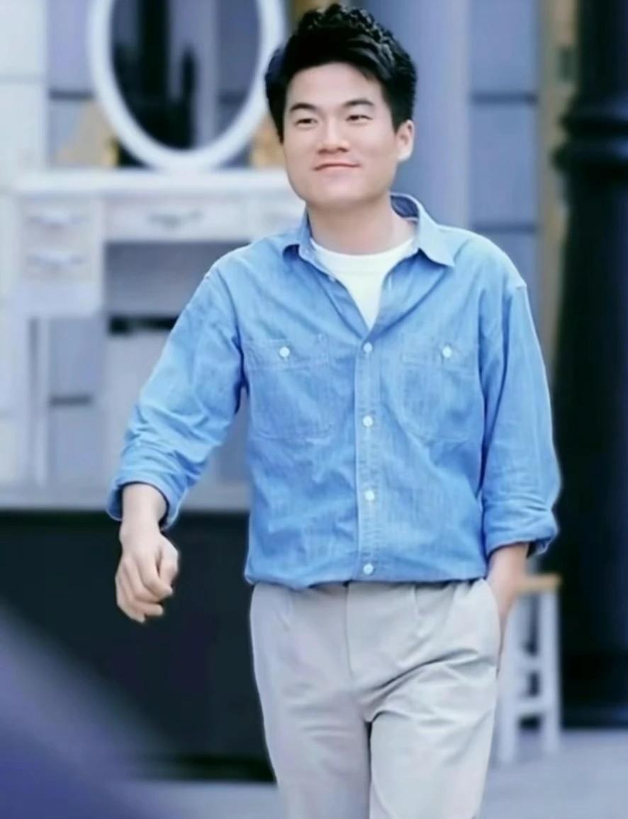 俞敏洪从来都没想过，董宇辉用“一拜”彻底帮他完成了去董宇辉化，更没想到这一拜，也