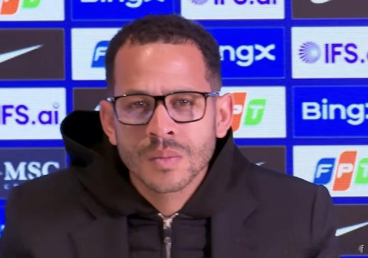 切尔西0比1曼联罗塞尼尔迷茫的眼神，迷之主教练，迷之俱乐部一系列操作。 