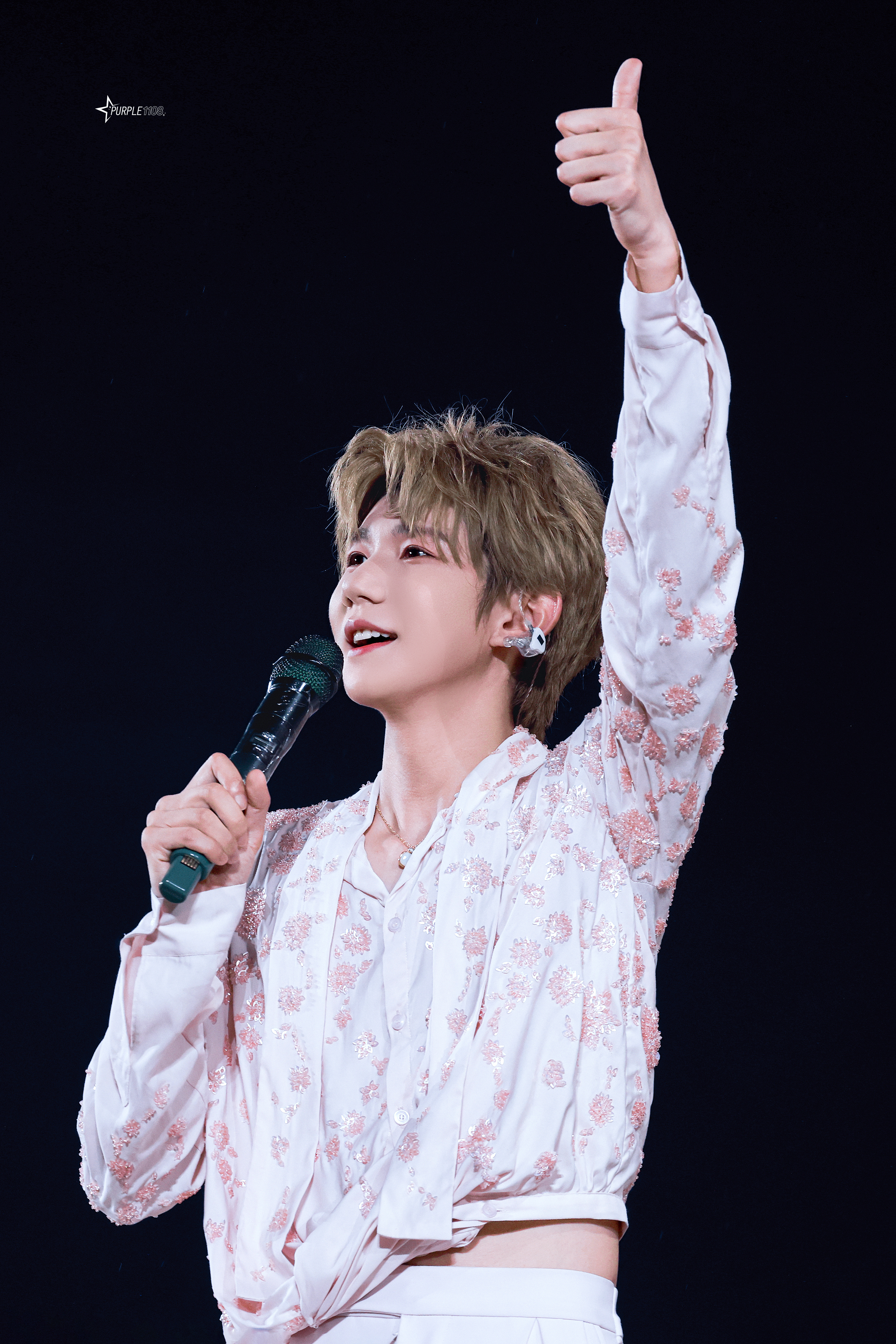 王源王源宇宙超级无敌大大狂欢巡演 所有人 听我的来给我们王源点赞👍我先来👍