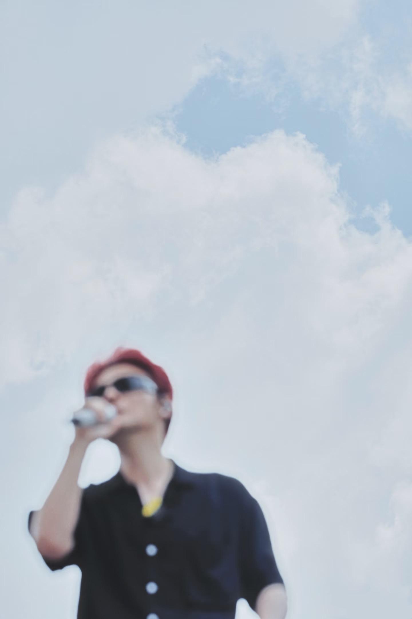 今年夏天热的像我小时候一样，可是那个夏天再也回不去。