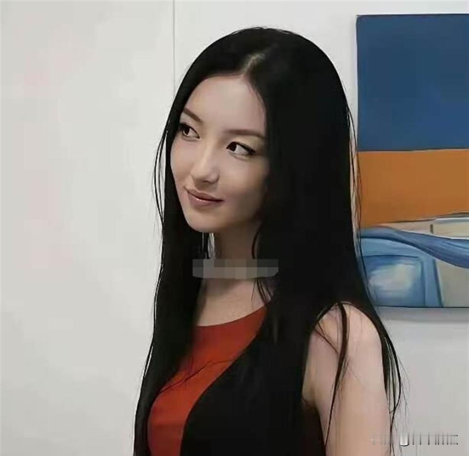 巴黎杜乐丽花园，路人随手拍的两段视频火了，没人炒作，也没人发通稿。
就是个20岁