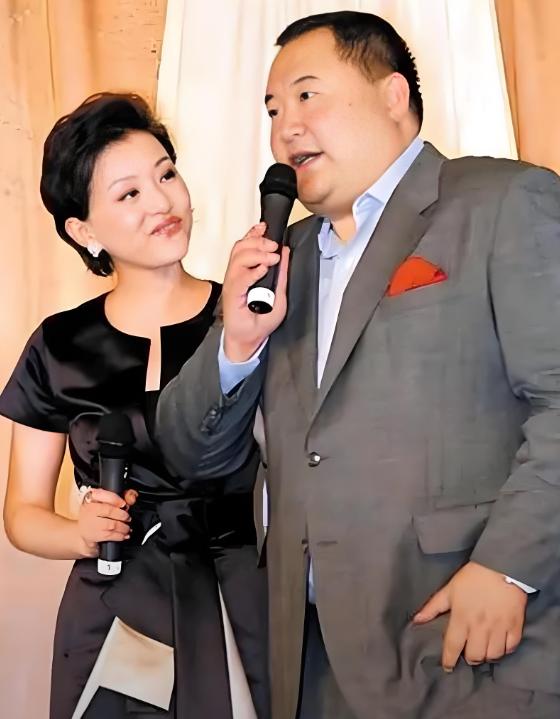 [微风]1995年，杨澜留学回来，要和月薪2000元的老公离婚，她老爸劝她：一兵