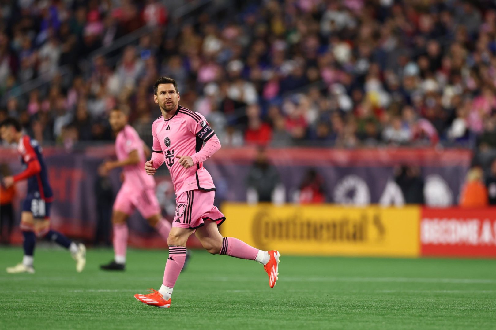 半场迈阿密国际做客1比1战平新英格兰革命。开场自带0比1属性，后防依然抽象。还得