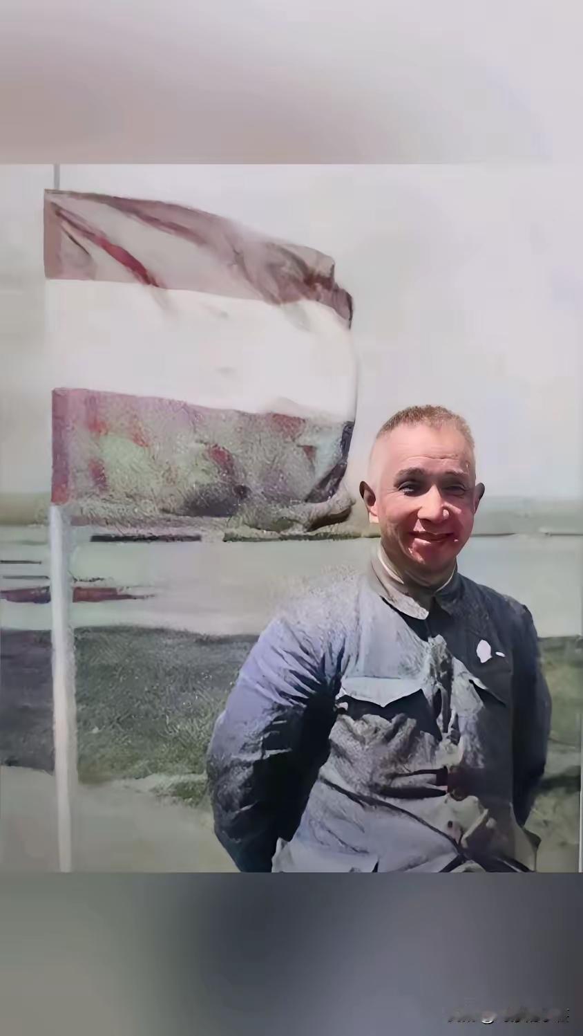 1970年，粟裕大将率团出访刚果，归国途中经法国。他不恋巴黎之繁华，独往诺曼底登