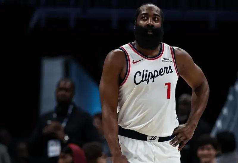 11月23日讯 今天NBA常规赛快船客场对阵黄蜂的比赛已经结束。全场战罢，快船以