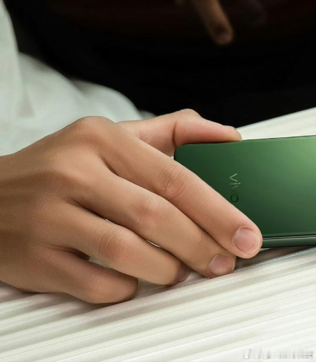 vivo X Fold5这个绿色针不戳，蓝厂都不怎么做绿色，汇总一下配置信息。重