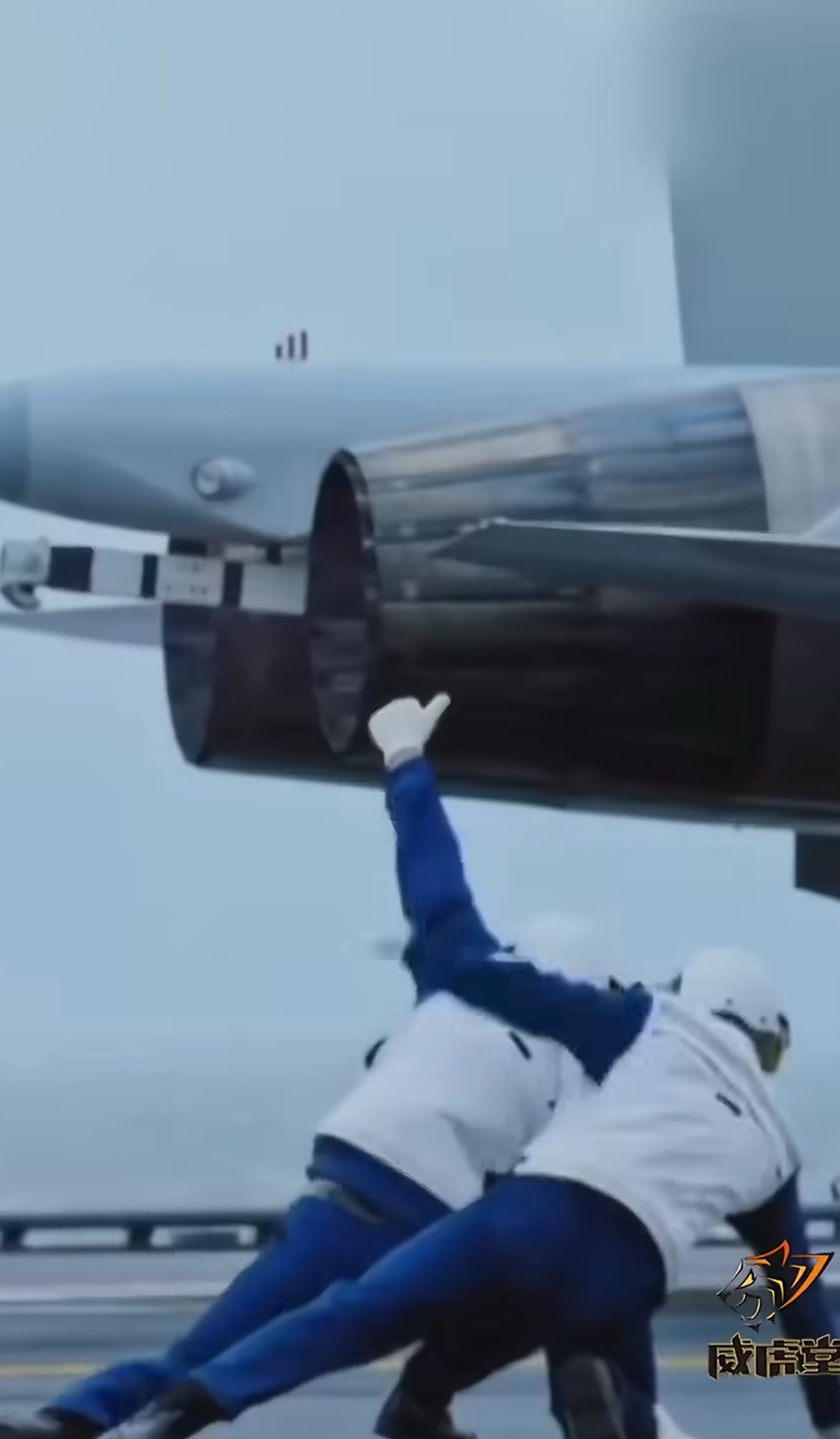 解放军战机挂弹硬刚外军航母编队2022年 嗯 就是那会儿央视披露解放军挂弹硬刚外