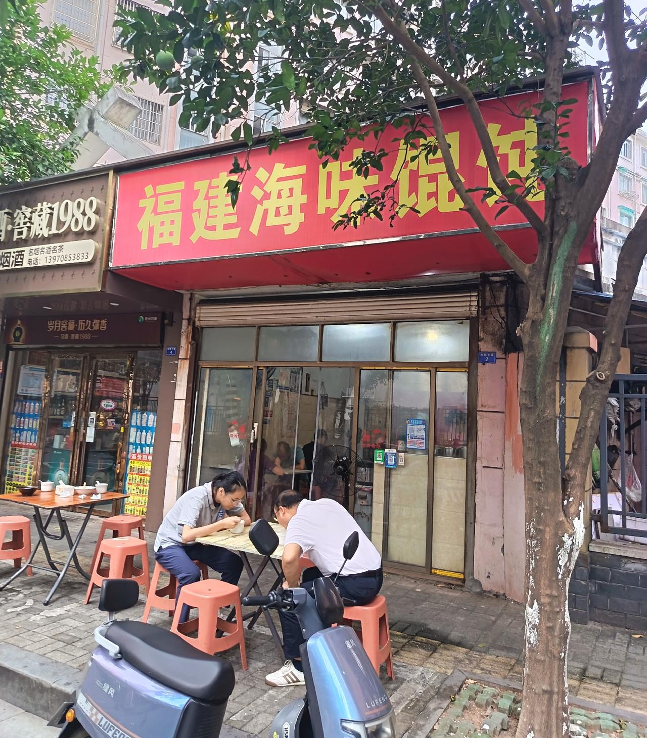 这几天，不少网友在直播间，还有小作文评论区给我留言，

老王啊，强烈呼吁你赶快去