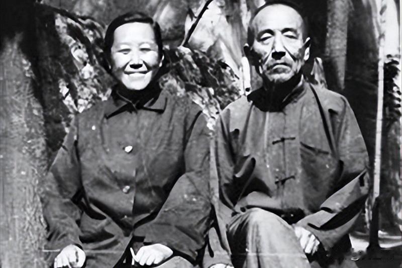 1971年，一48岁老头娶了个小他10岁的女大学生，洞房花烛夜，老头刚爬上床却被