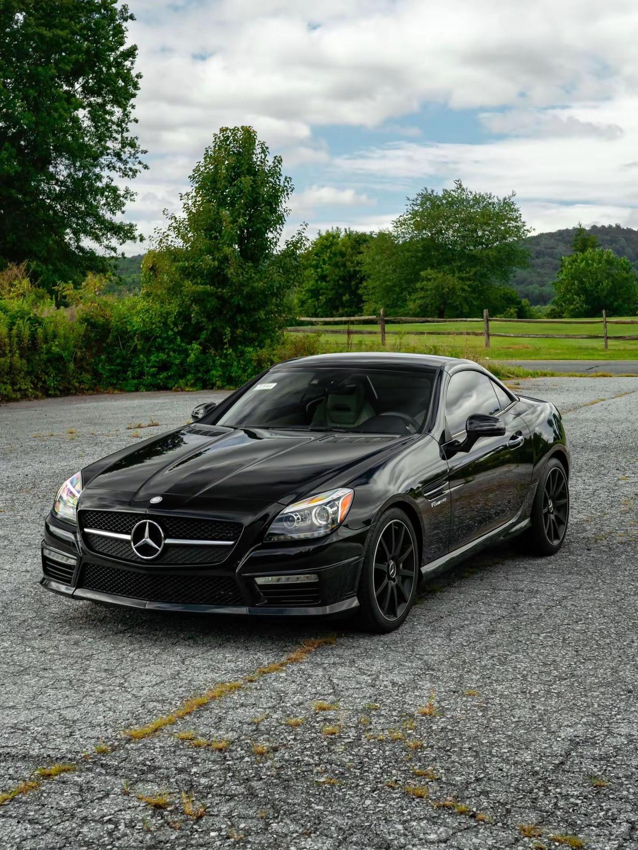 SLK55 AMG.2014年，正值欧洲高性能跑车逐渐进入“小排量涡轮化”时代，