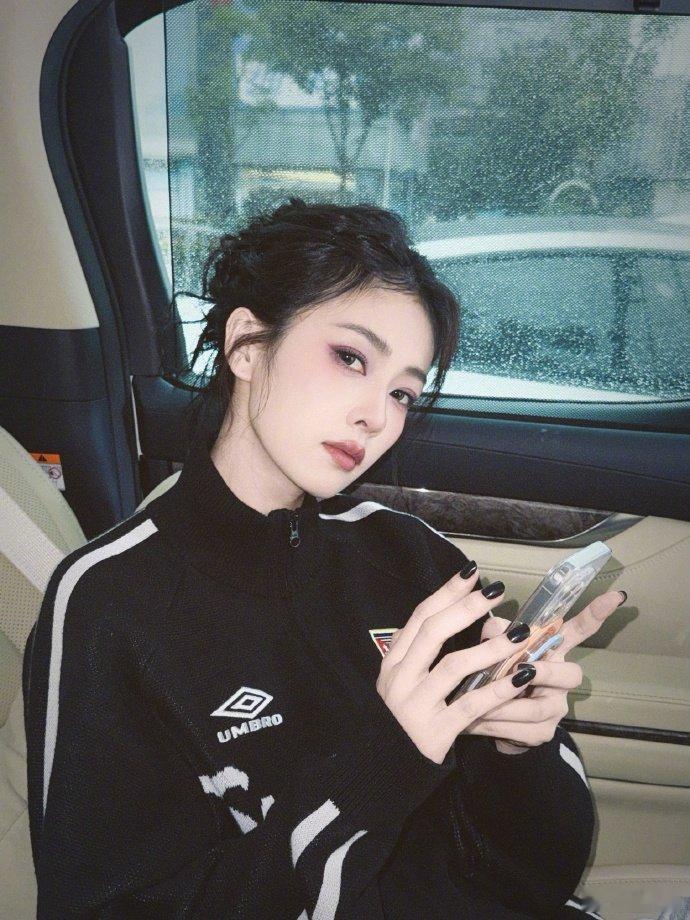 白鹿被求婚的反应新浪娱乐求婚白鹿 白鹿被新浪娱乐求婚反应好真实，“？我没看错吧”