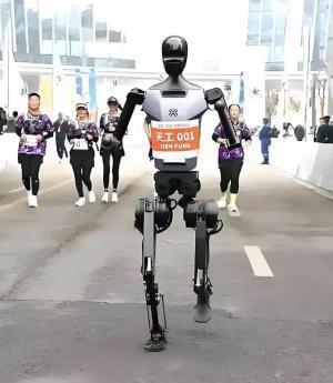中国🇨🇳在AI技术领域已处于世界领先地位，凭借具身智能等技术突破，正稳步成为