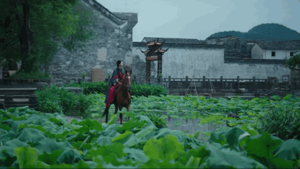 大生意人群像的神大生意人的群像很好看，它算得上是群像剧的神，有人触底反弹，有人噶