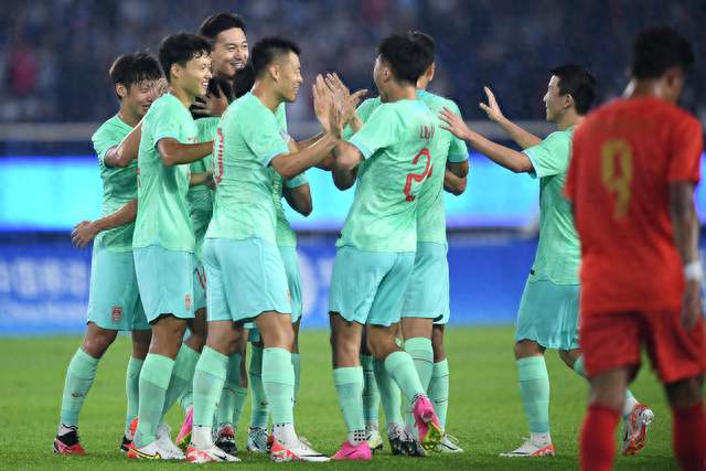 中国2-1逆转朝鲜！张玉宁吴曦互相传射，但B组头名被伊朗抢了