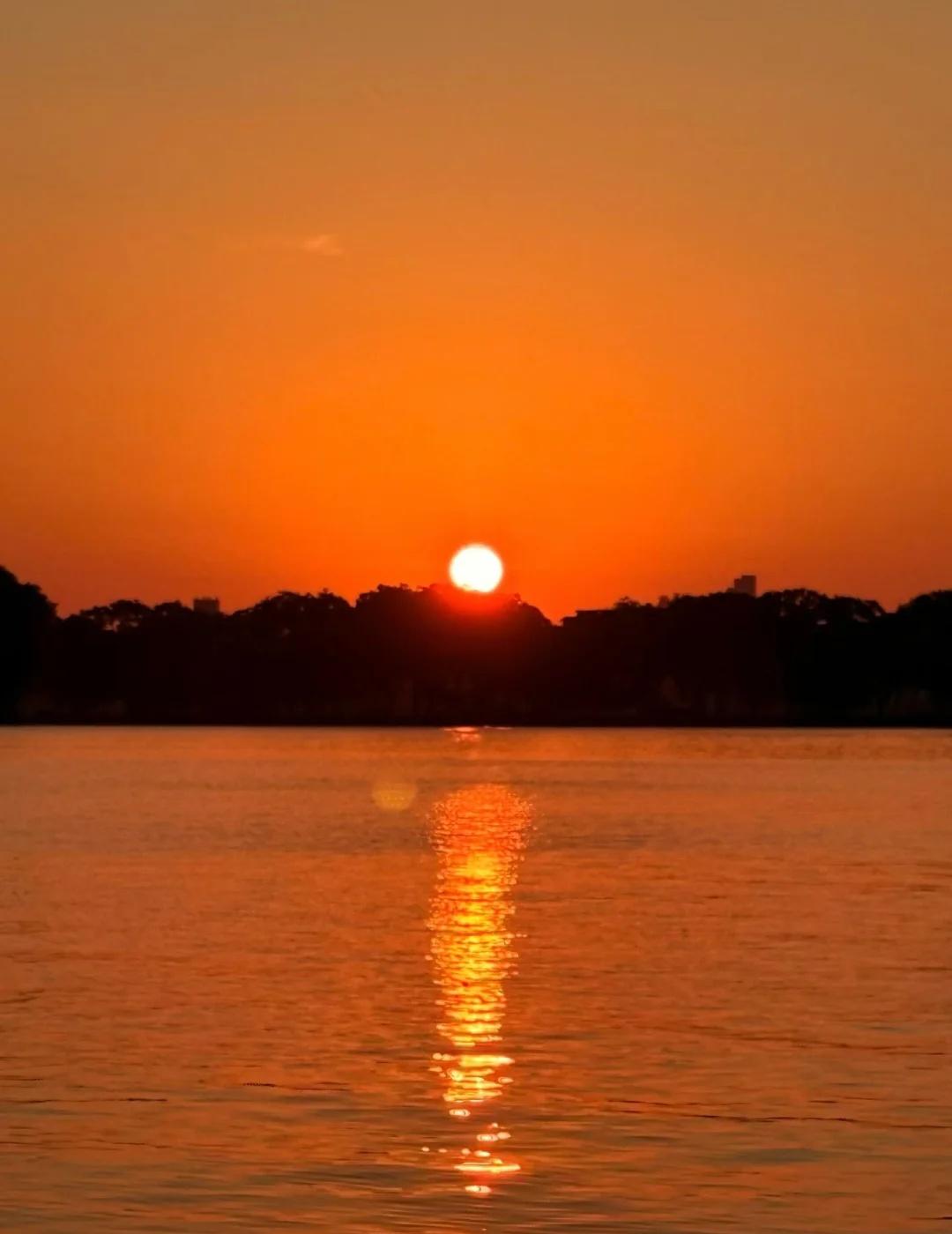 感受过每一刻的松弛
生活中自由的瞬间 慢下来享受自在 日落爱好者 只为几个瞬间 