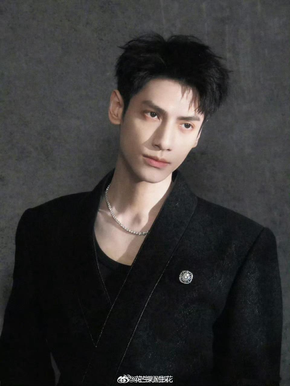 毛晓彤罗云熙领衔主演春日回响毛晓彤罗云熙春日回响 那很妙了，两位都是演技，颜值在