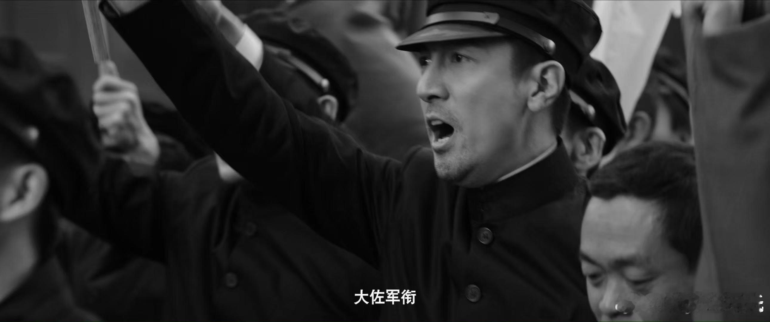 这一次谍战剧天花板都请到了 电视剧长河落日 开年谍战大招已就位！《长河落日》今晚