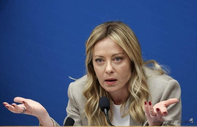 意大利总理梅洛尼表示，欧洲开启与俄罗斯的正式对话时机正在到来，当前关键问题并非是