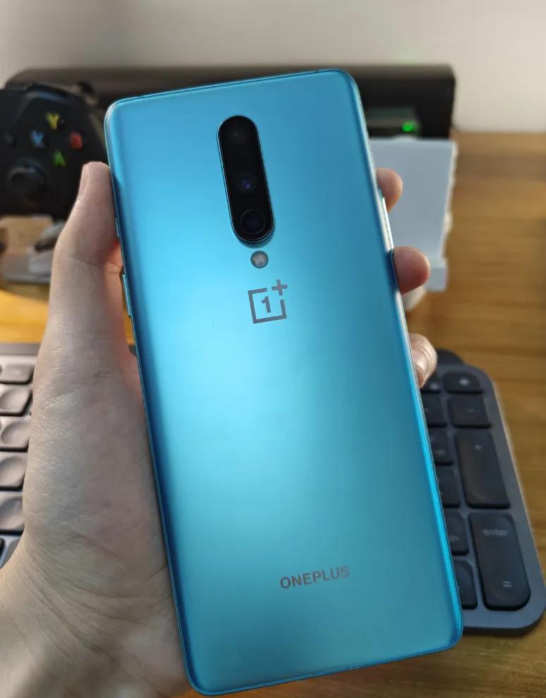 不明白现在的人手机买这么贵干嘛？如果是纯打游戏的，6-8K的影像旗舰真不一定有2