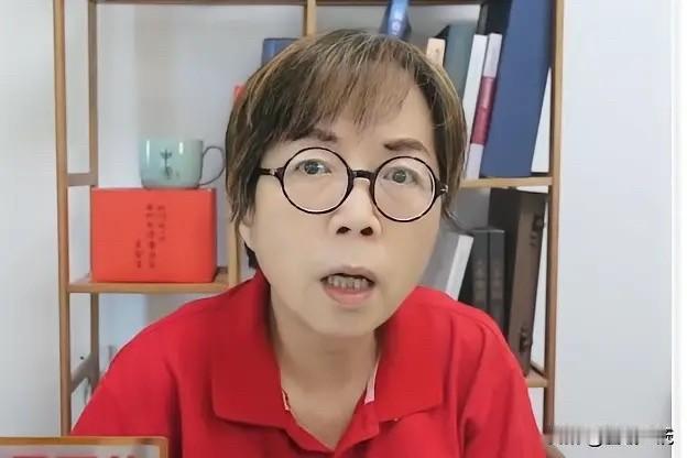 岛内著名时事评论员资深媒体人黄智贤女士曾经以反独促统的身份深受人们关注，最近她的