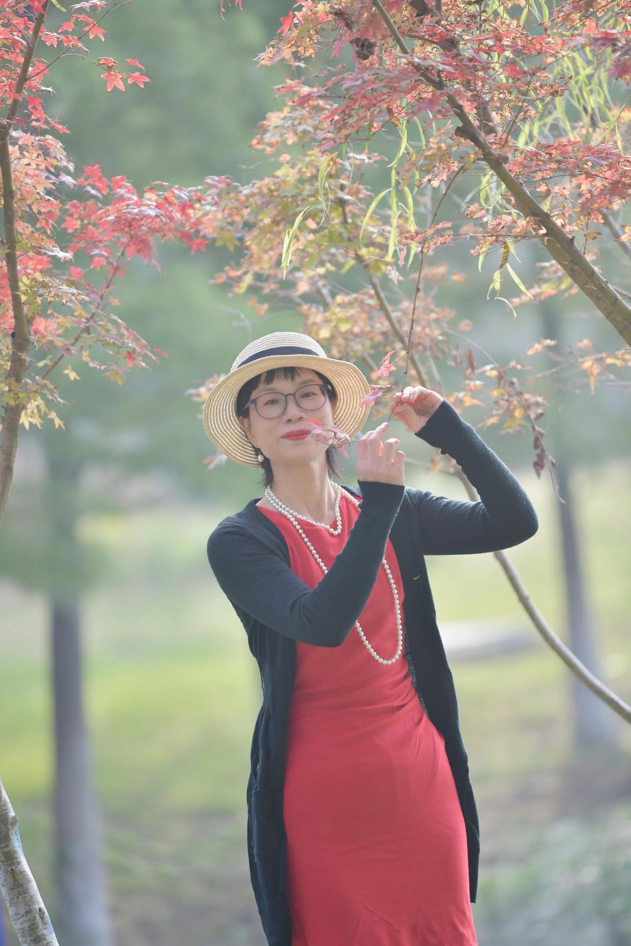 秋冬季节，植物园里的美景！#秋冬公园随拍# #在公园的照片# #秋日美照分享# 