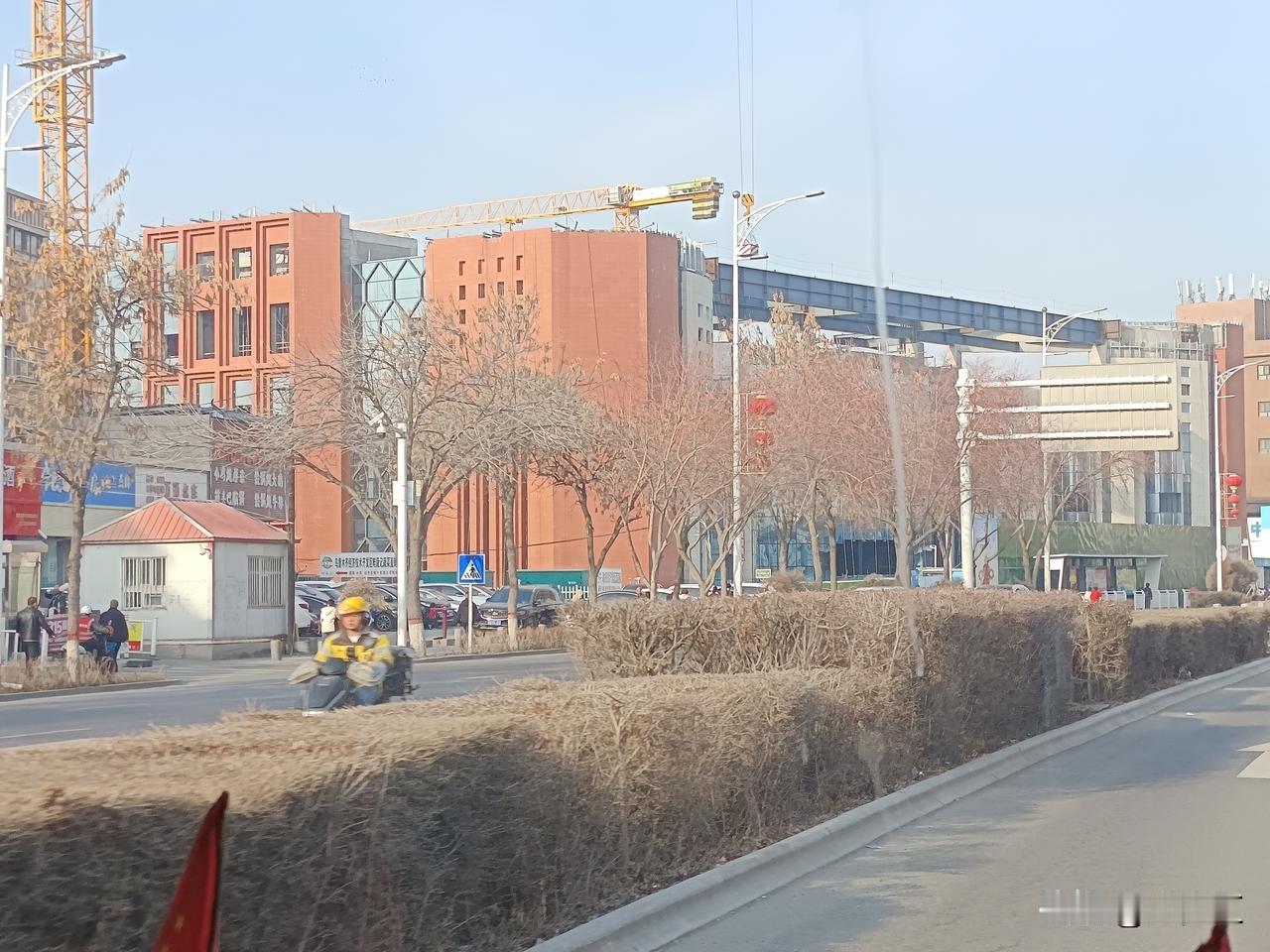 当你还在关注植物园吾悦广场的时候，其西边不远处的疆酵商业也将在同期投用，体量将近