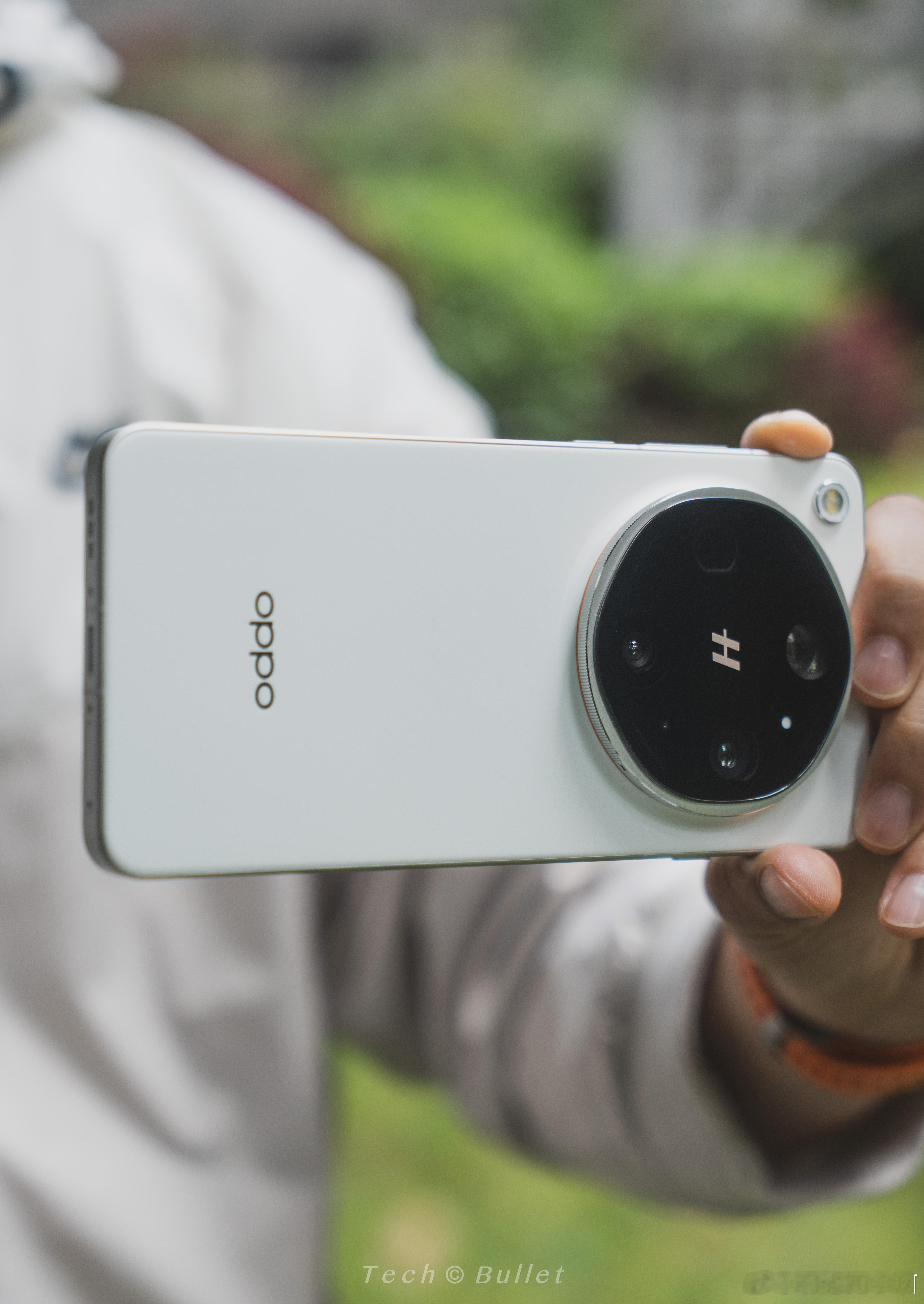 来吧老规矩，猜价格。猜对的前三位粉丝，我发红包今天猜 OPPO Find X9 