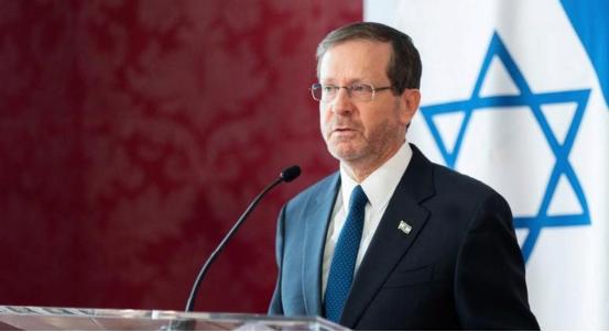 够大胆，以色列总统刚结束发布会就有火箭弹砸到周边，连滚带爬冲进掩体紧急避险，也太