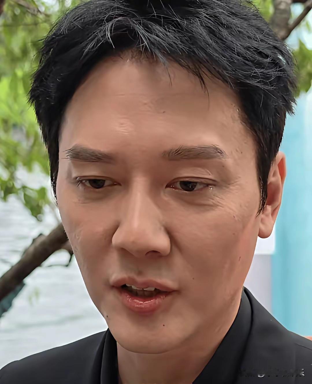 谁能想到，冯绍峰现在老得快认不出了？  

当年演《知否》时那股子贵公子劲儿，如