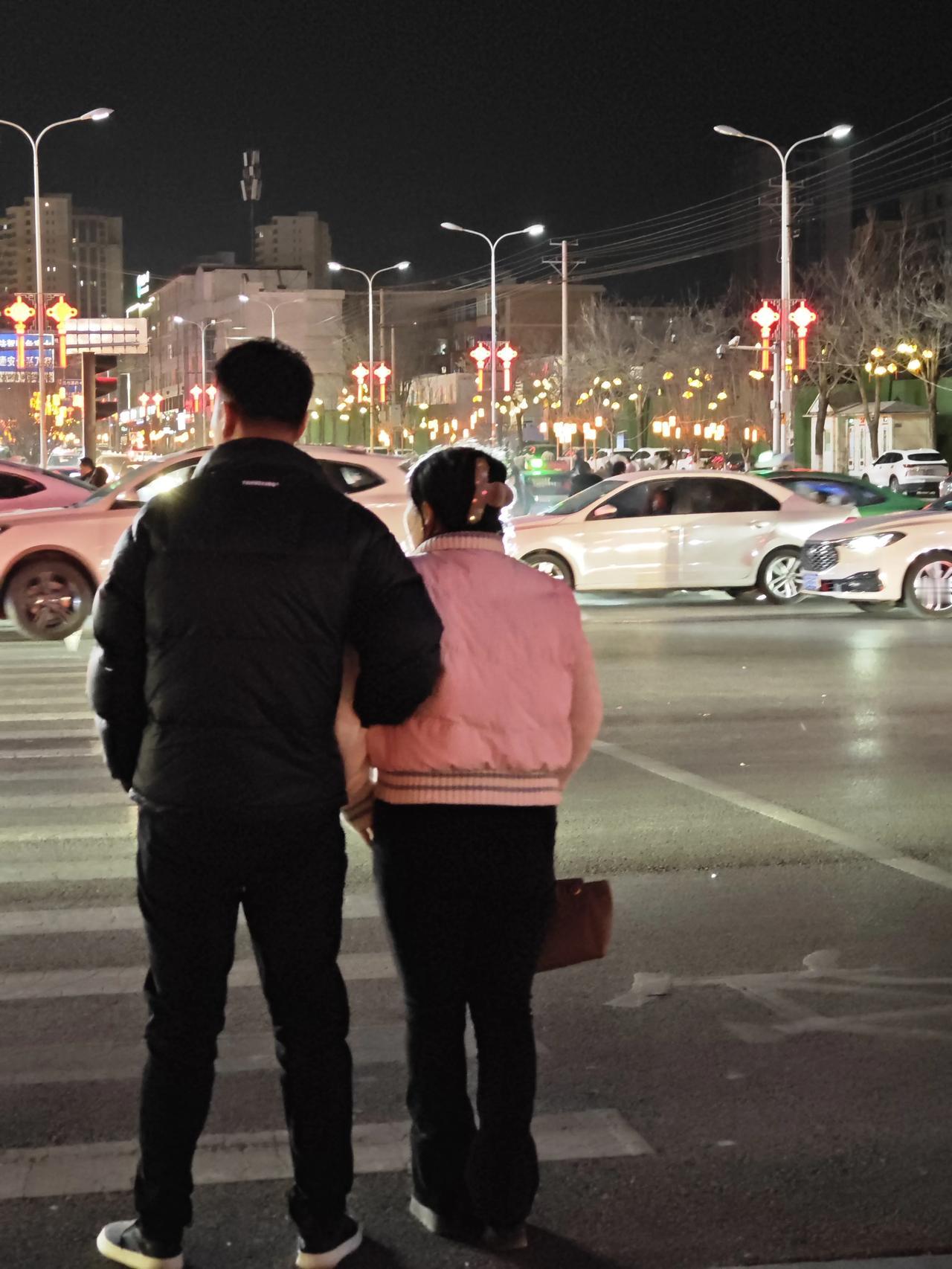 年还没过完，嫂子就催着我哥要去离婚！

我们老家农村，冬天冷的要命！从前家里很穷