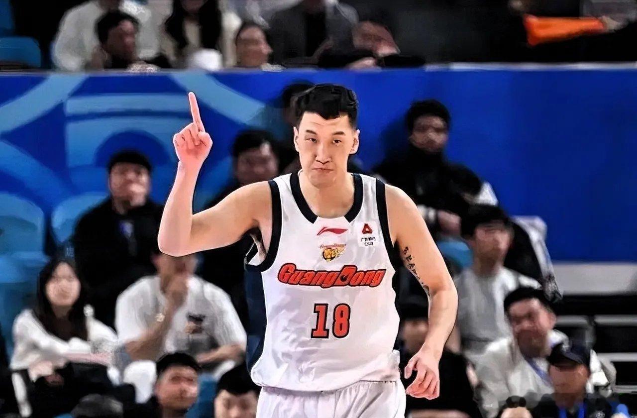 南京男篮真是财大气粗啊！以D类顶薪从广东队挖走神射手杜润旺icon！7月19日，
